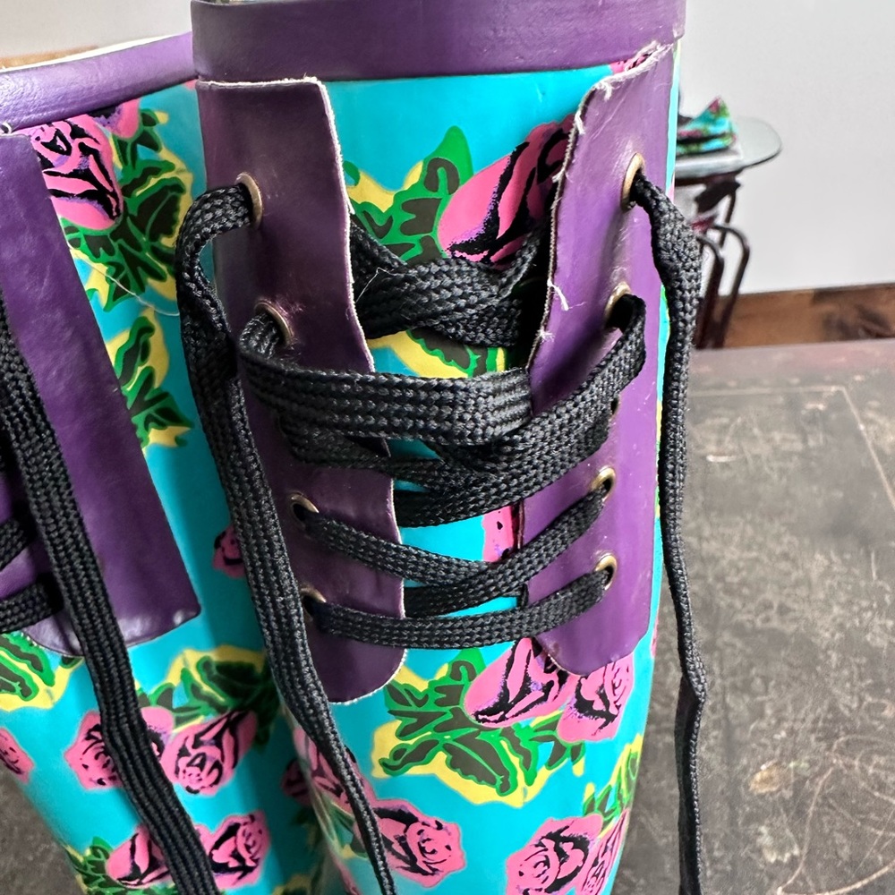 Betsey Johnson Teal Pink Floral Sashaaa Rain boots Size 7 lace up rubber boots - Picture 6 of 7